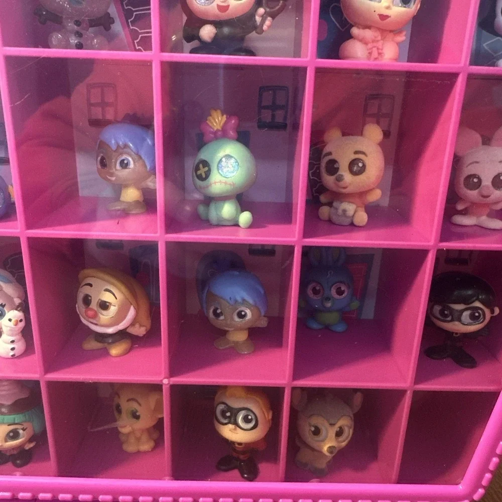 LOT 21 DISNEY‎ Doorables Figures in PINK Ultimate Collectors Case Rare